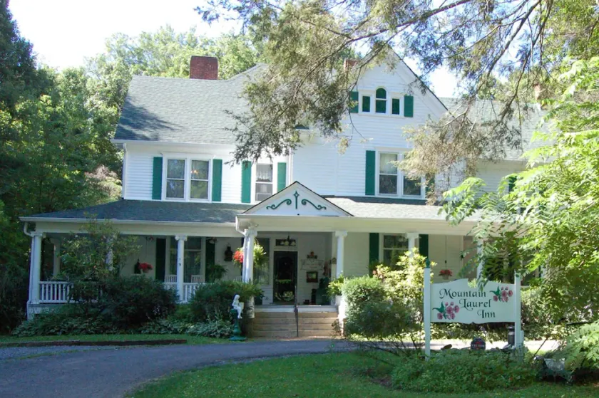 Mountain Laurel Inn - Image 1