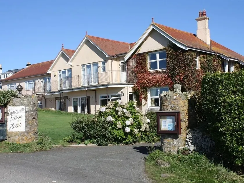 Lantern Lodge Hotel - Image 1
