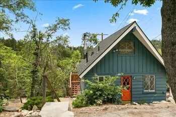 Acorn Cabin 2 Bedroom Home by Redawning - Image 1