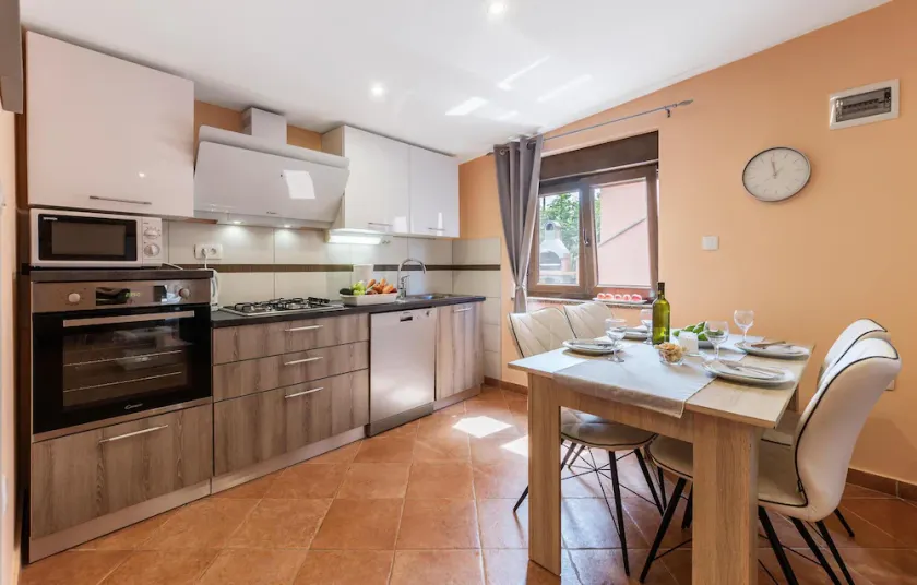 Apartment in Pula for 6 people with 2 rooms Ref. 574608 - Image 1