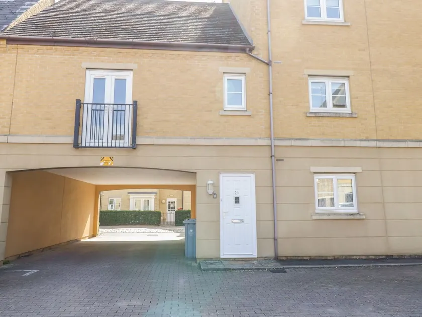21 Priory Mill Lane - Image 1