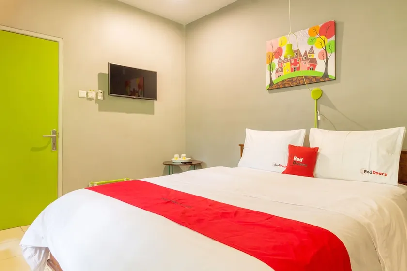 RedDoorz near GOR Padjajaran Bogor - Image 1