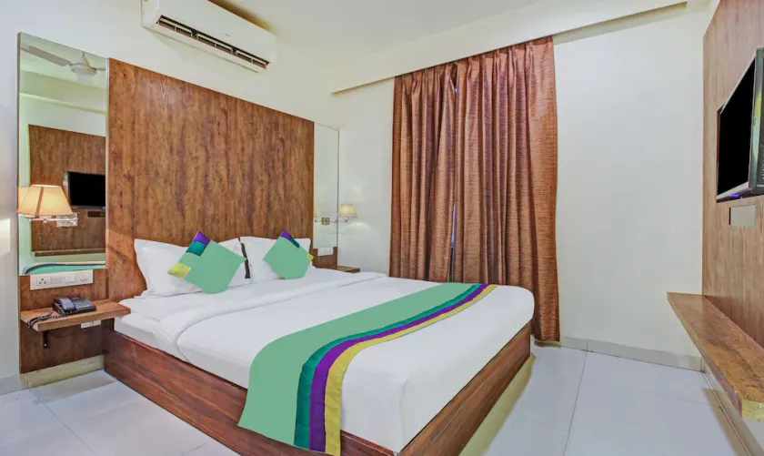 FabHotel Arastu - Image 1