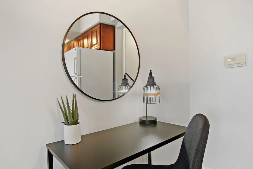 Sunny 1BR Apt in Suburb - Salem 3C rep - Image 1