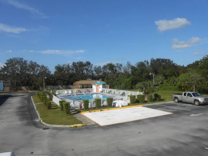 Executive Garden Titusville Hotel - Image 1