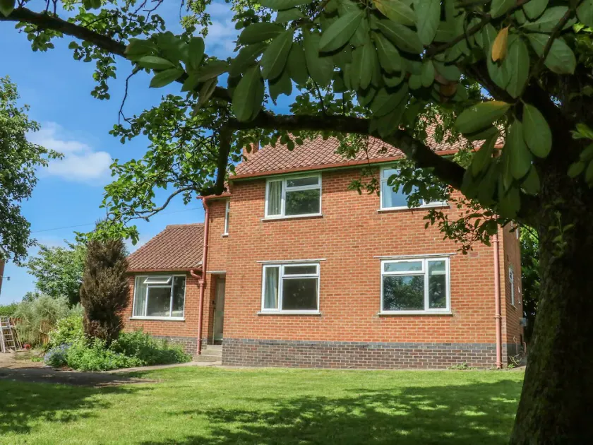 Springwell Cottage, Lutterworth - Image 1