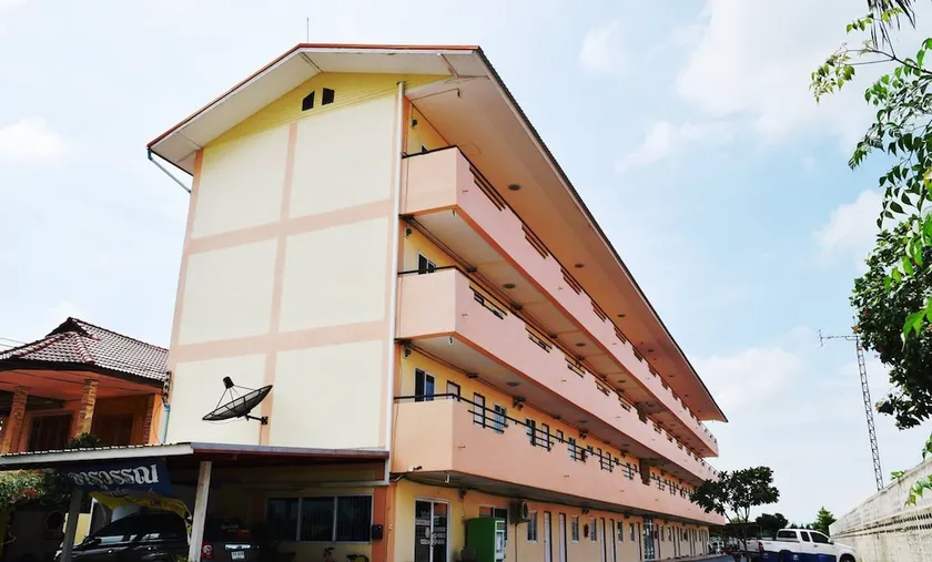 Jaruwan Apartment - Image 1