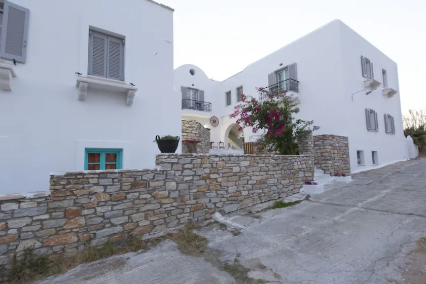 Mylos Hotel - Image 1