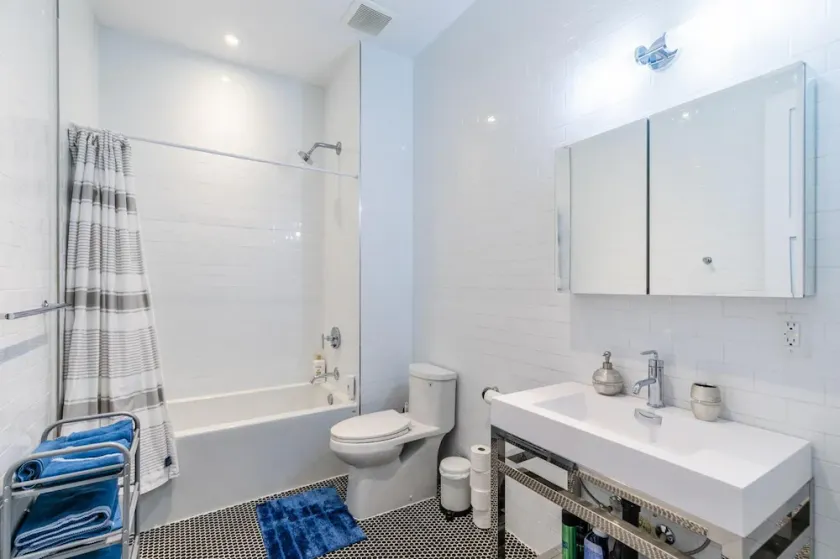 Amazing 1Br Loft Apartment Free Parking Gym - Image 1