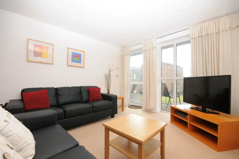 Town or Country - Greenwich Apartments - Image 1