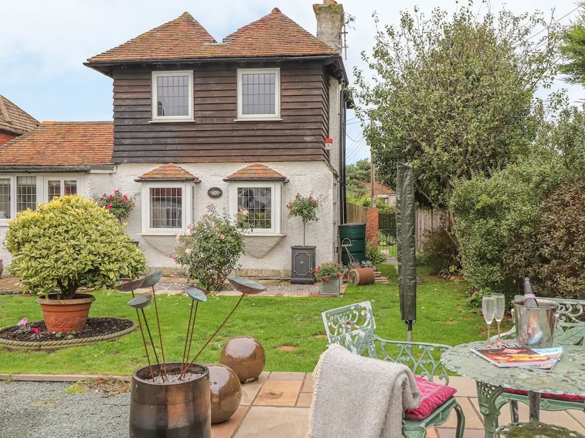 Rover Cottage - Image 1