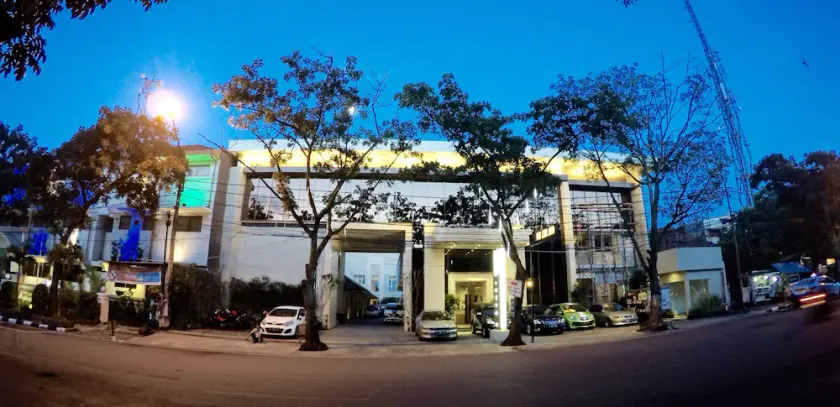 Grand Guci Hotel - Image 1