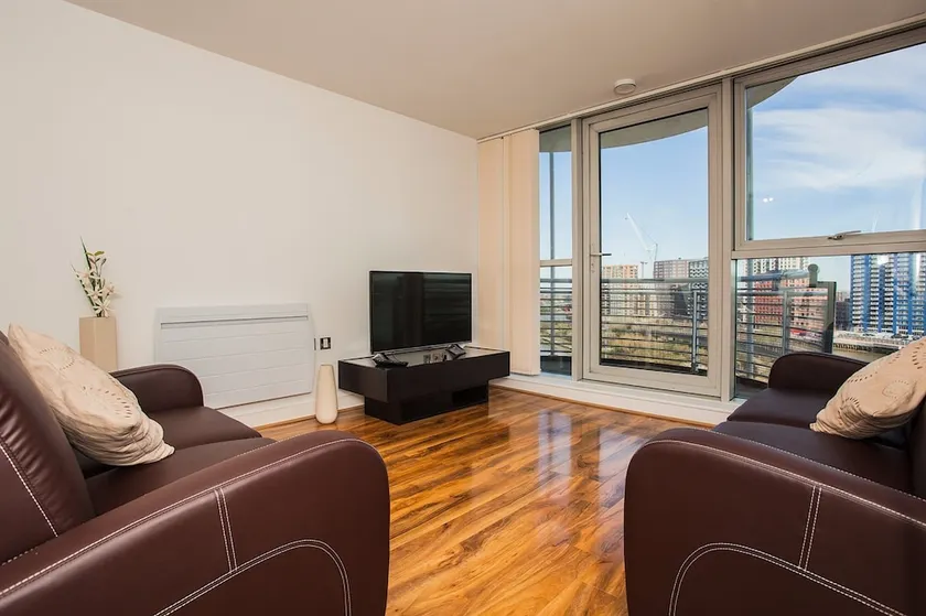 Stunning 2 Bed Apartment with Amazing Views - Image 1