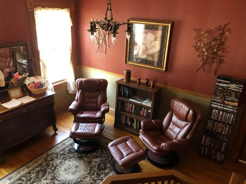 The Harney House Inn - Image 1