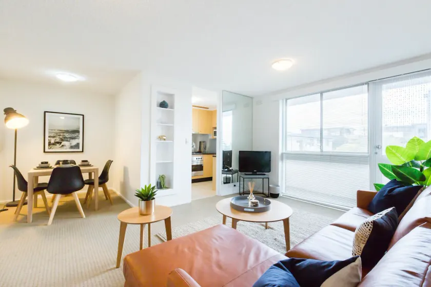 BROOKE, 1BDR St.Kilda Apartment - Image 1