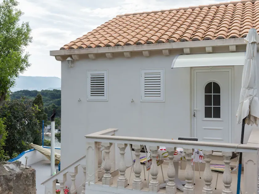 Restful Villa in Dalmatia With Garden - Image 1