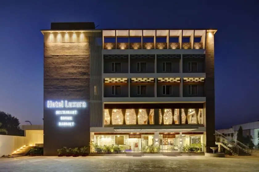 Hotel Luxura - Image 1