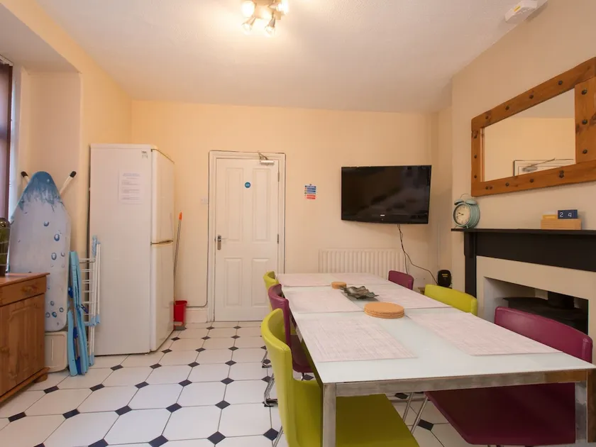 Townhouse @ Hungerford Road Crewe - Image 1