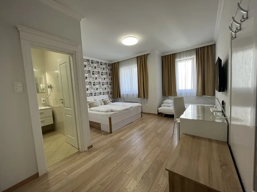 Camille Apartments - Image 1