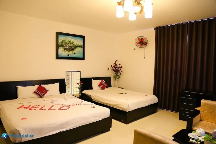 Homeland Hotel - Image 1