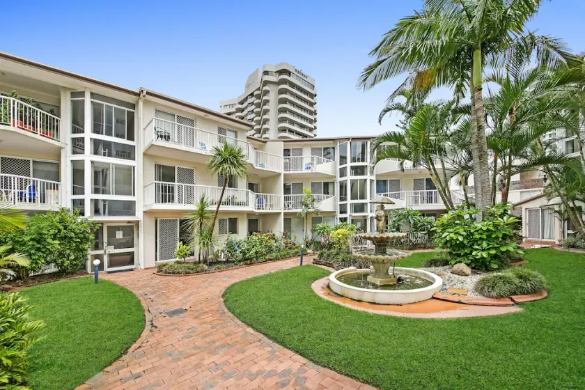 Le Chelsea Holiday Apartments Surfers Paradise - Image 1