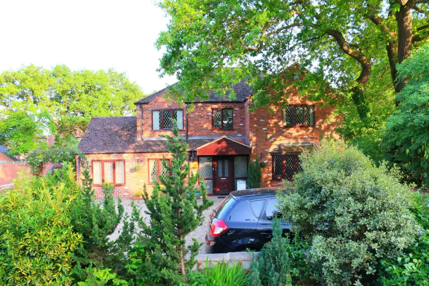 Eagles Guest House - Image 1