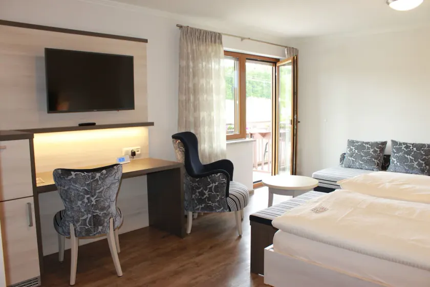 Landhotel Kastanienhof - Image 1