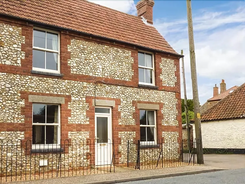 2 Carr Terrace - Image 1
