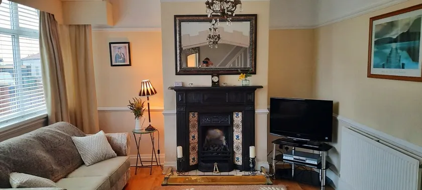 Cosy and Stylish House on the Coast Near Liverpool - Image 1