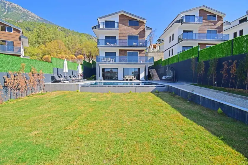 Stunning 4-bed Villa: Private Pool, Sauna & Hammam - Image 1