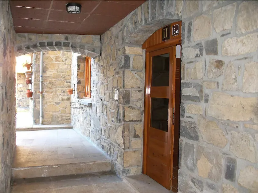 Apartamentos Sallent-escarrilla 3000 - Image 1