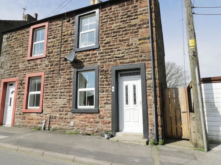 Violet Cottage - Image 1
