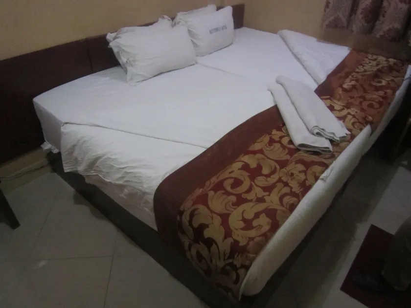 Butterfly Hotel - Image 1
