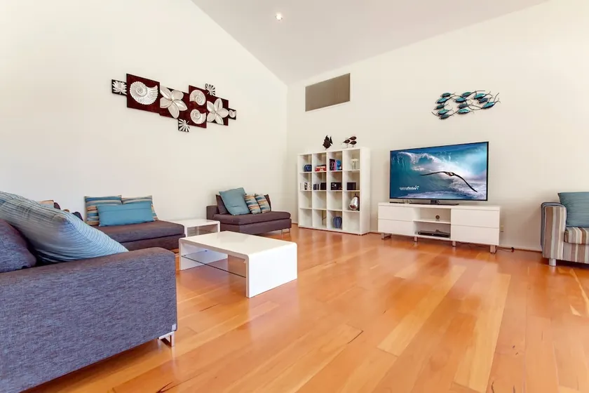Mantra Aqua, Penthouse 83/1A Tomaree Street - Image 1