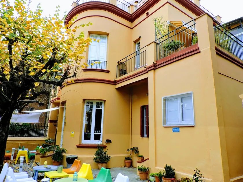 Feetup Garden House Hostel Barcelona - Image 1