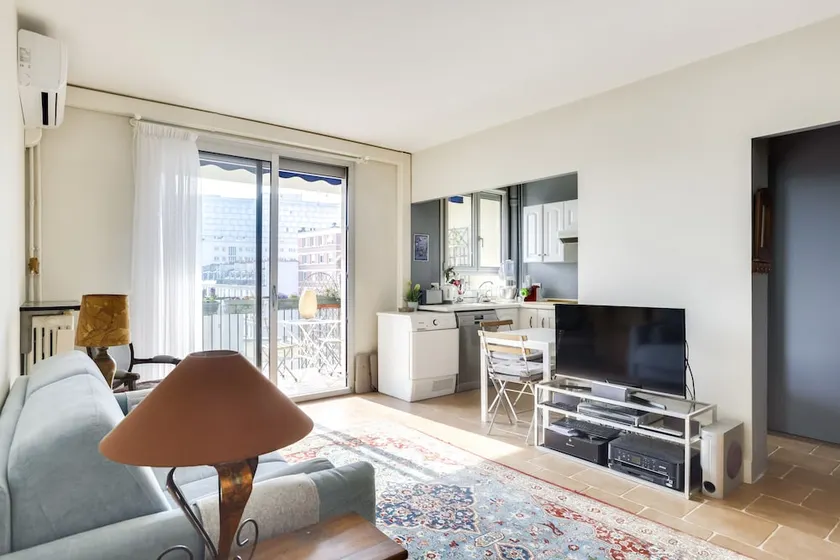 Charming apartment with terrace by Weekome - Image 1