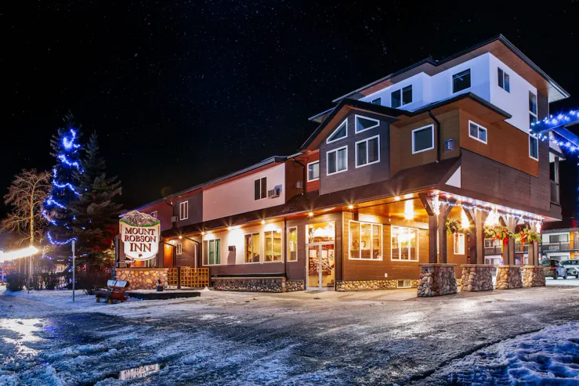 Mount Robson Inn - Image 1