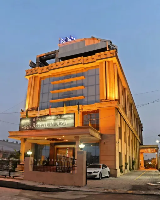 The Hotel Royal Plaza - Image 1