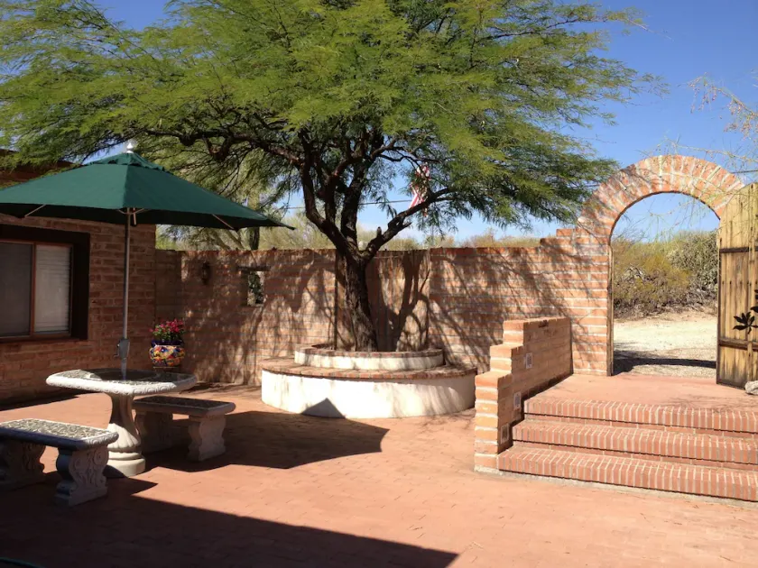 Desert Oasis B&B - Image 1