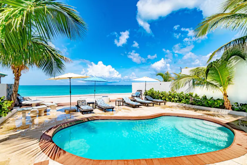 Caprice 14 Cable Beach Luxury Villa - Image 1