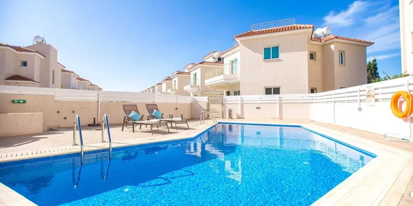 Oceanview Luxury Apartment 175 - Image 1