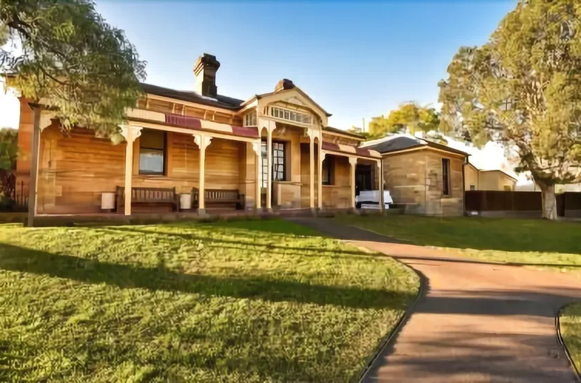 The Residences Centennial Park - Image 1