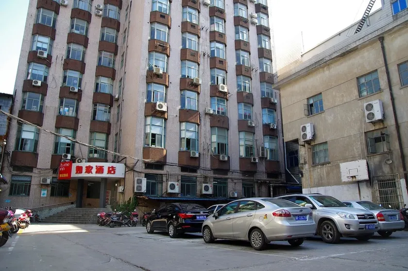 Home Inn - Image 1