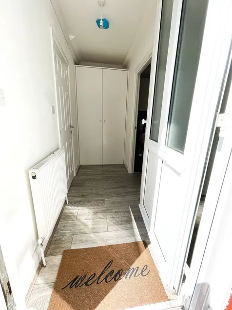 Immaculate 1-bed Apartment in Orpington - Image 1