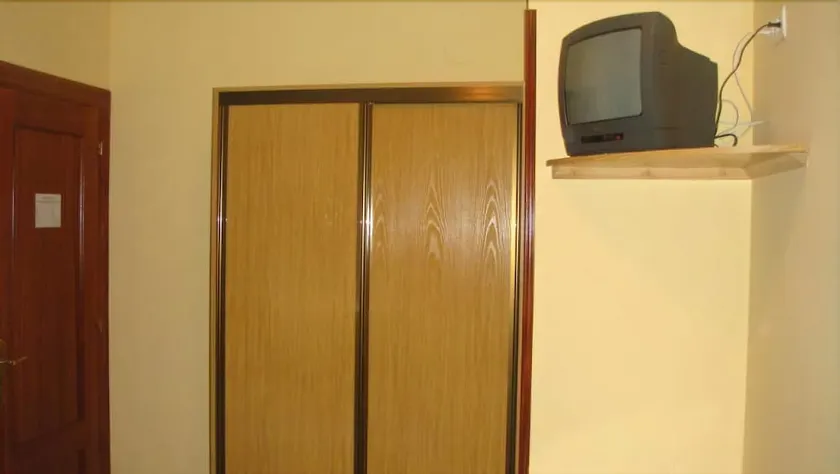 Hostal Poncebos - Image 1