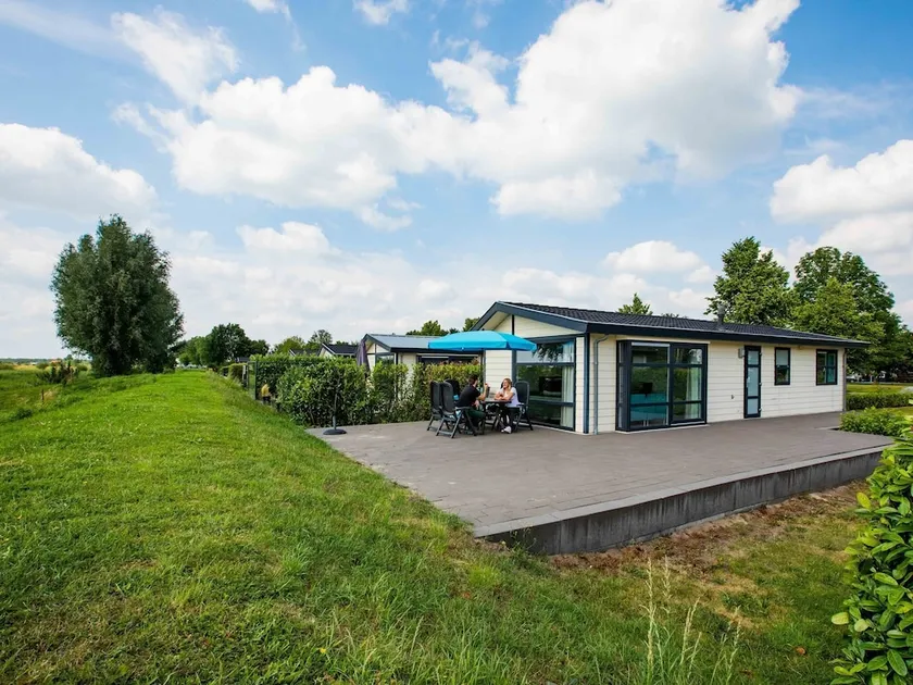 Chalet With Microwave, in Wetland - Image 1