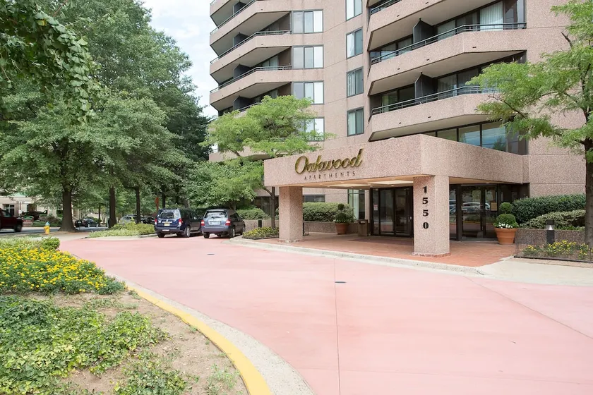 Oakwood Arlington - Image 1