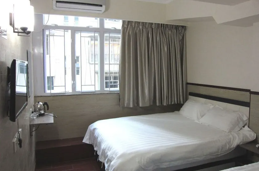 Hong Kong Motel - Image 1