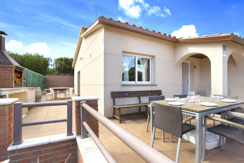 Villa Ferreira - Image 1