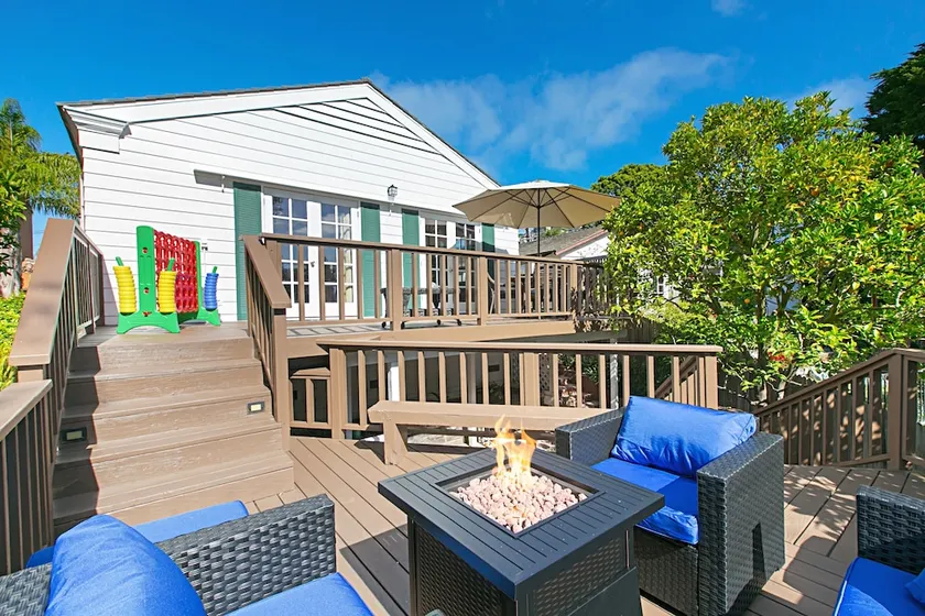 Ocean-view Ge Getaway With Huge Fenced Yard 5 Bedroom Home - Image 1
